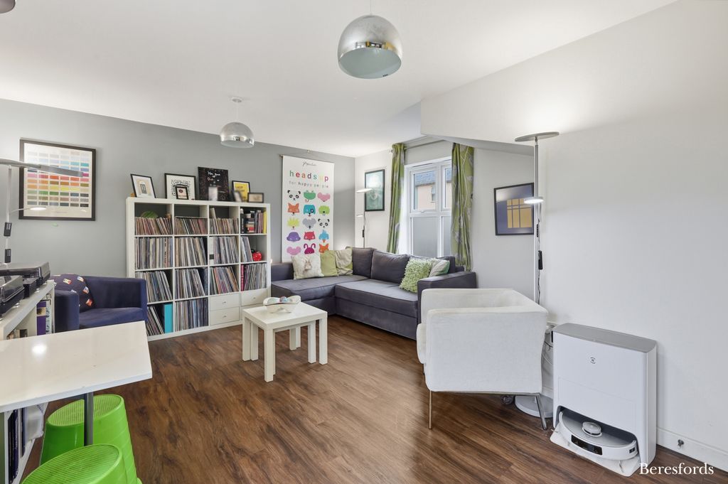 Property photo 3 of 20 Picture 3