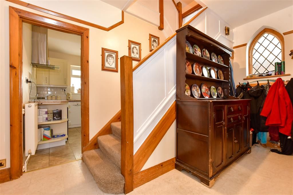 Property photo 2 of 16 Entrance Hall