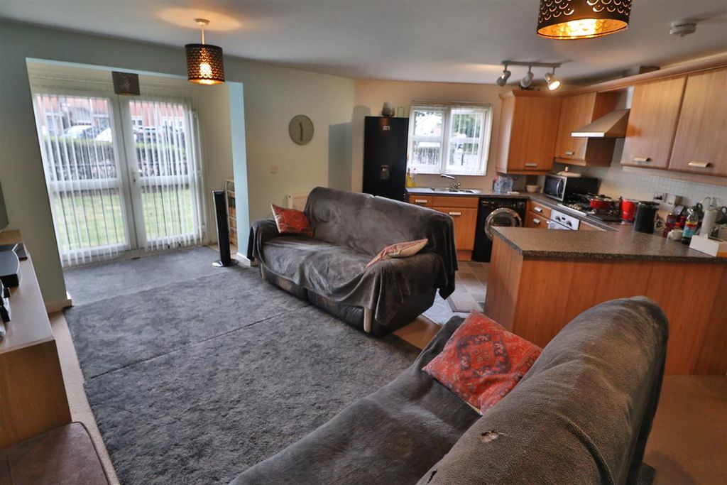 Property photo 2 of 10 Open Plan Lounge/Diningkitchen Area