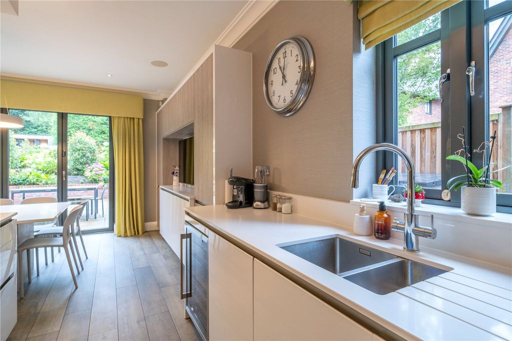 Property photo 3 of 16 Kitchen