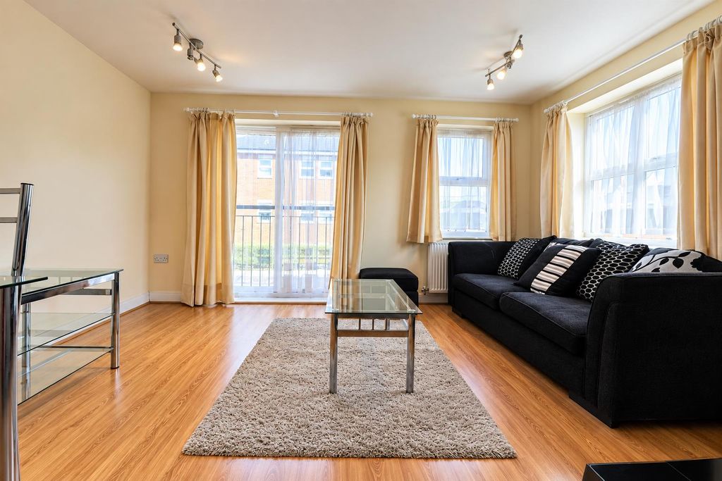 Property photo 2 of 6