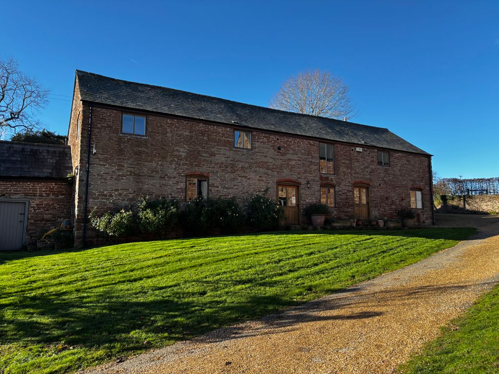 Property photo 2 of 22