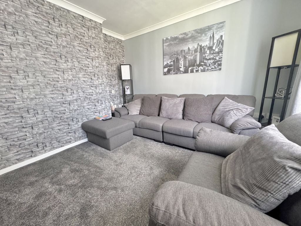 Property photo 3 of 13 Img_3607