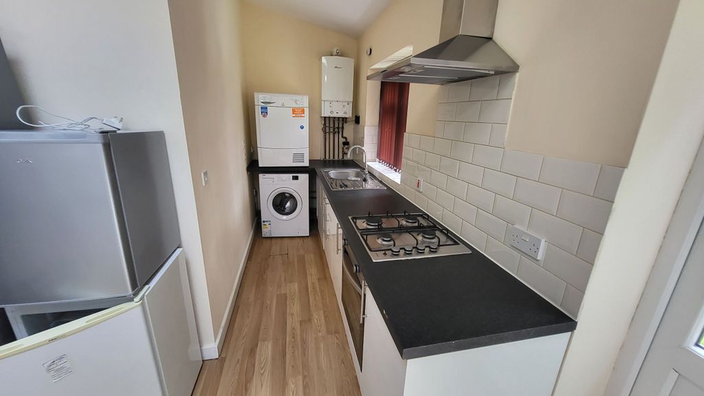 Property photo 2 of 16