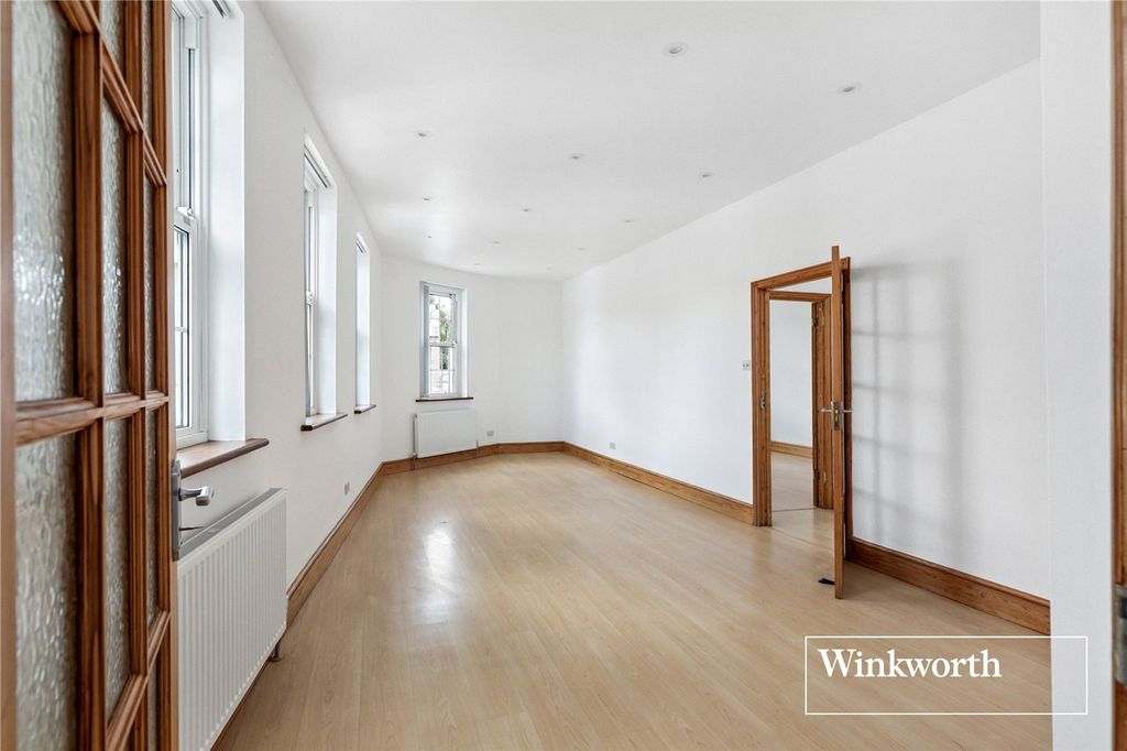 Property photo 3 of 14 Picture No. 02