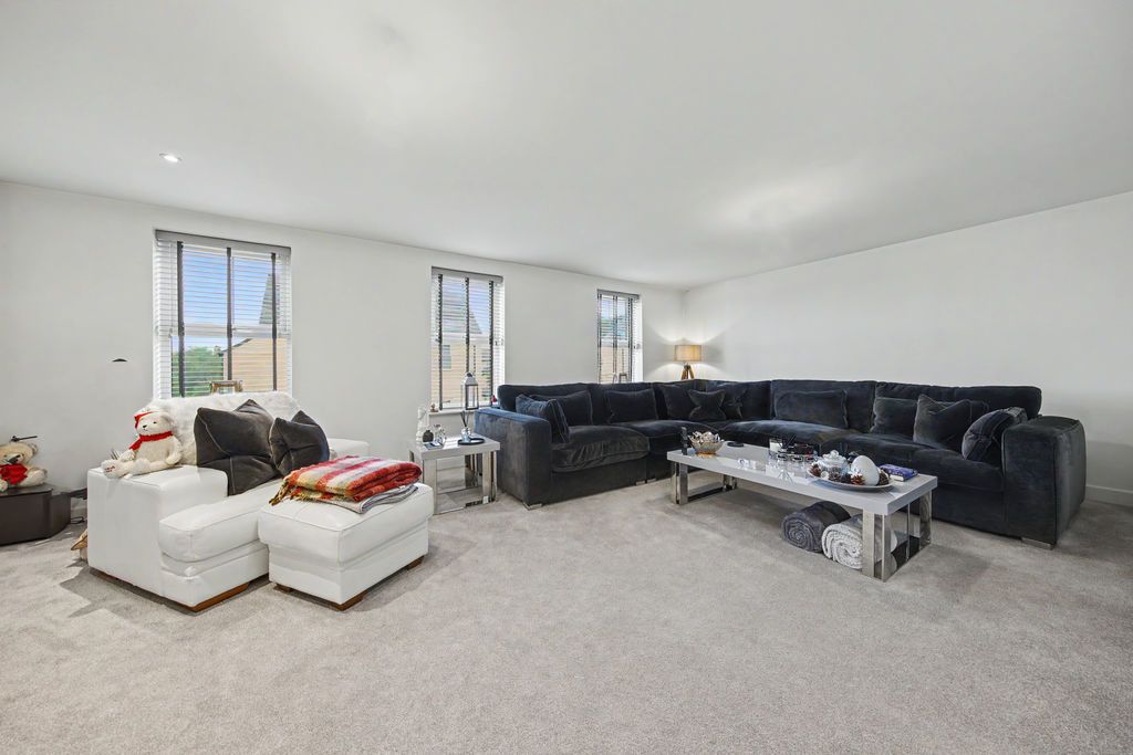 Property photo 3 of 37 Living Room
