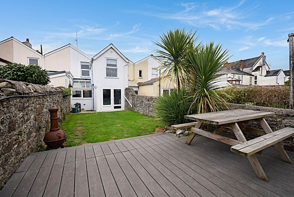 Property photo 2 of 15