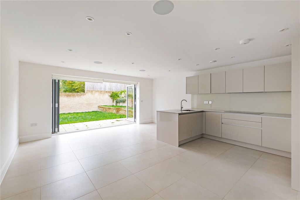 Property photo 2 of 16 Kitchen/Dining