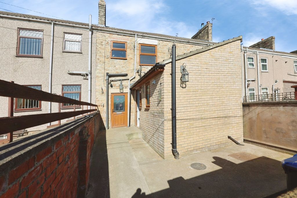 Property photo 1 of 16 Pbox-Img.Jpg