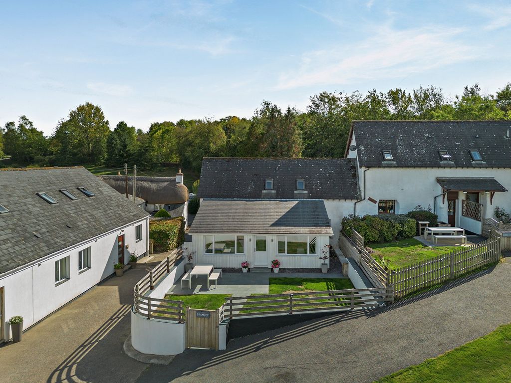 Property photo 2 of 13 Bramley