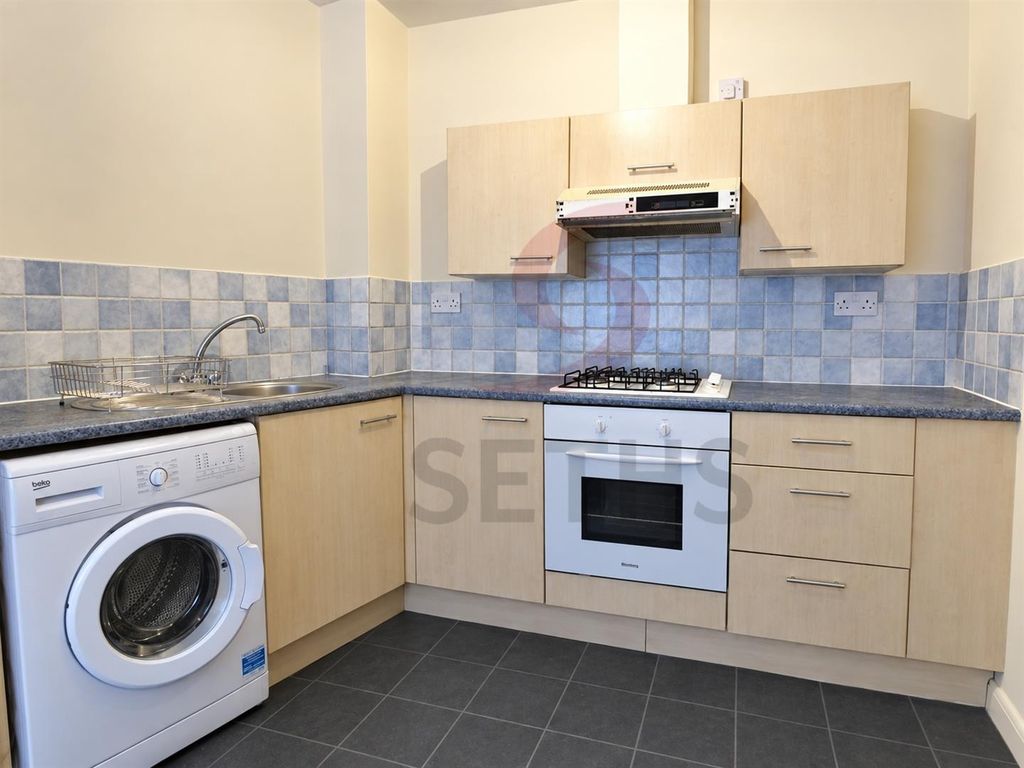 Property photo 1 of 4 Kitchen