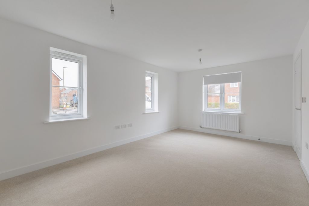 Property photo 3 of 8 Photo