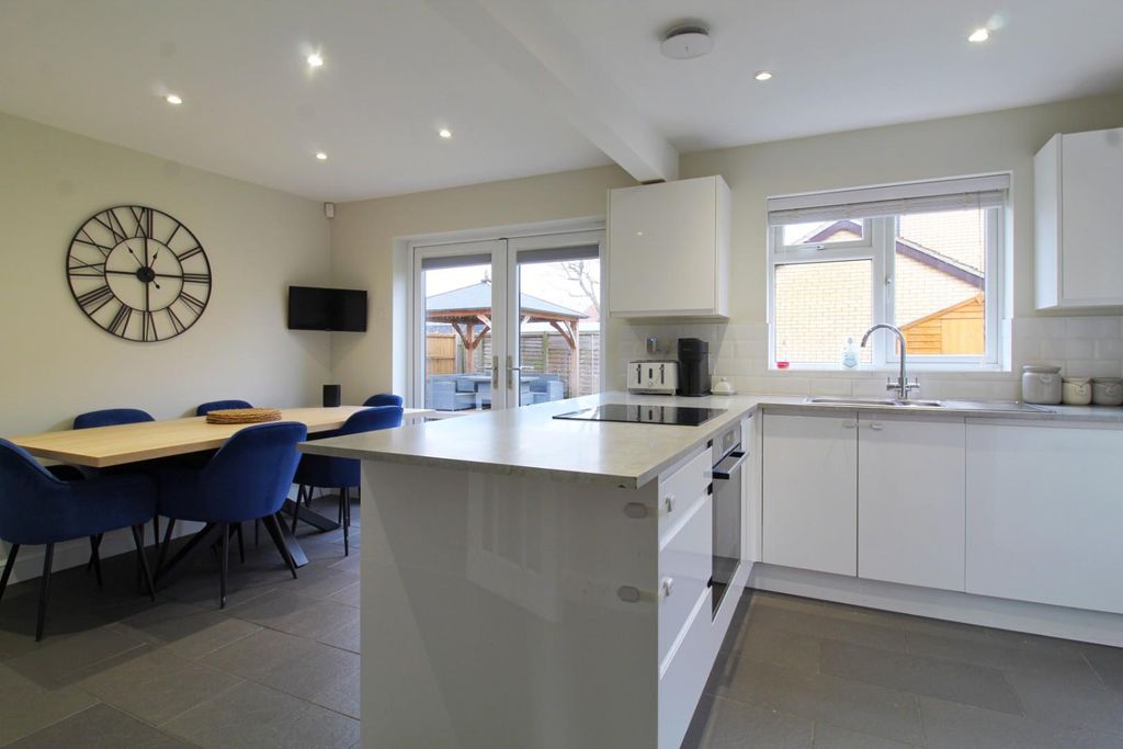 Property photo 3 of 20 Img_2181_Inpixio.Jpg