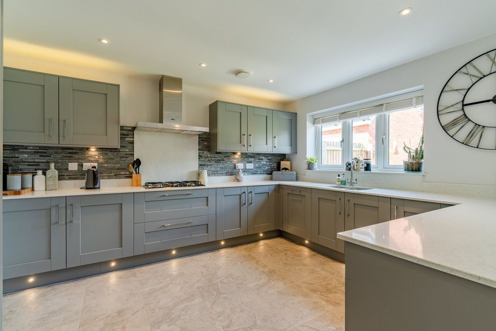 Property photo 3 of 26