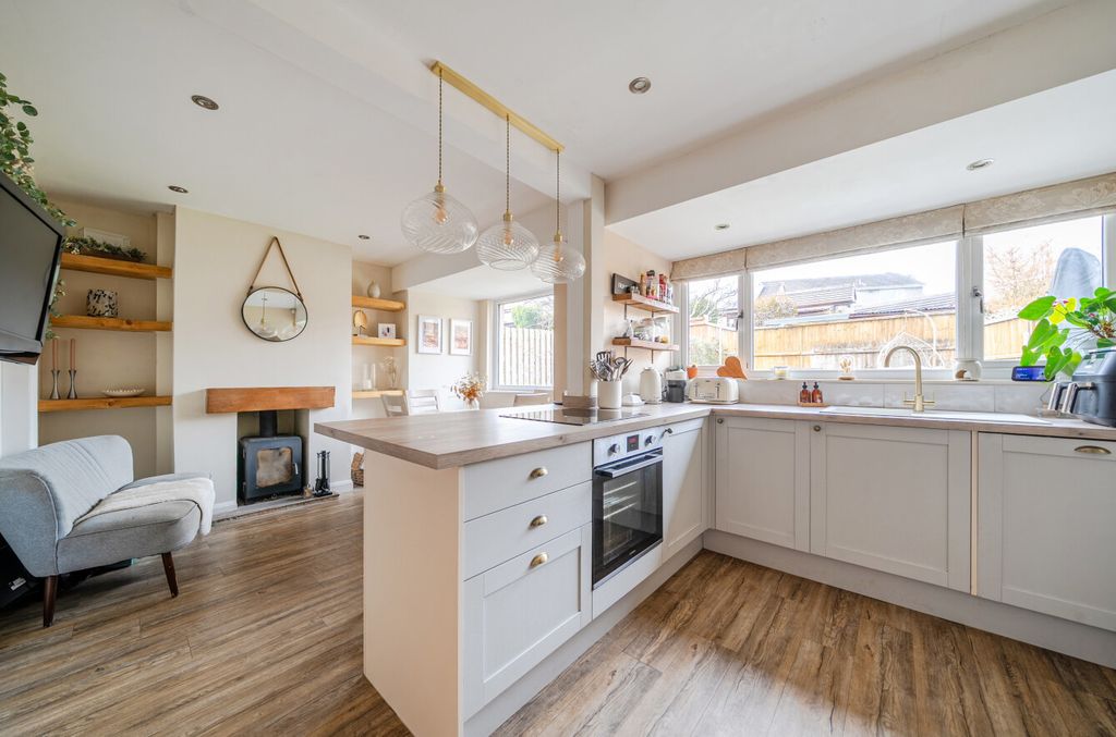 Property photo 2 of 21 1438737-7-69ce9Ae...