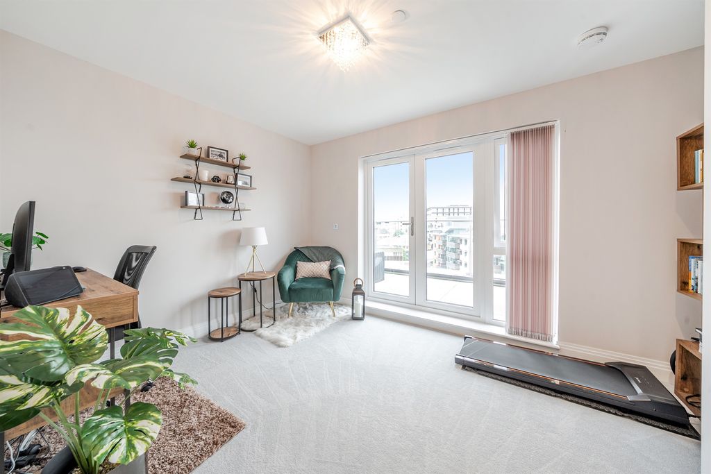 Additional image 11 of 2 bed penthouse for saleThe Colonnade, Maidenhead SL6