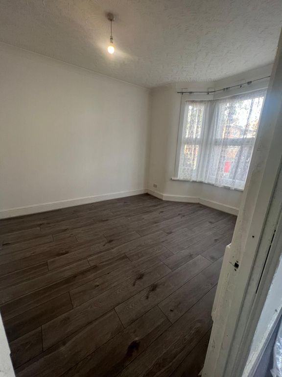 Property photo 3 of 12 Gallery