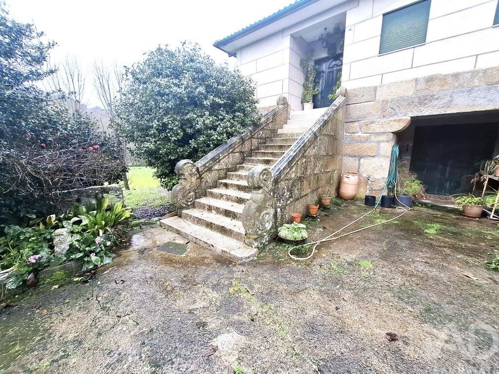 Property photo 3 of 35