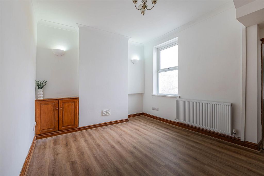 Property photo 3 of 12 Rhymney Street 12-7.Jpg