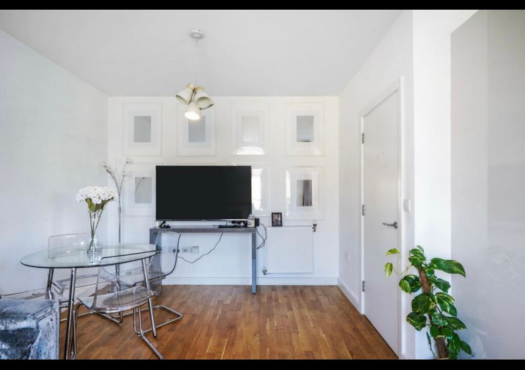 Property photo 3 of 11 4 (1).Jpg