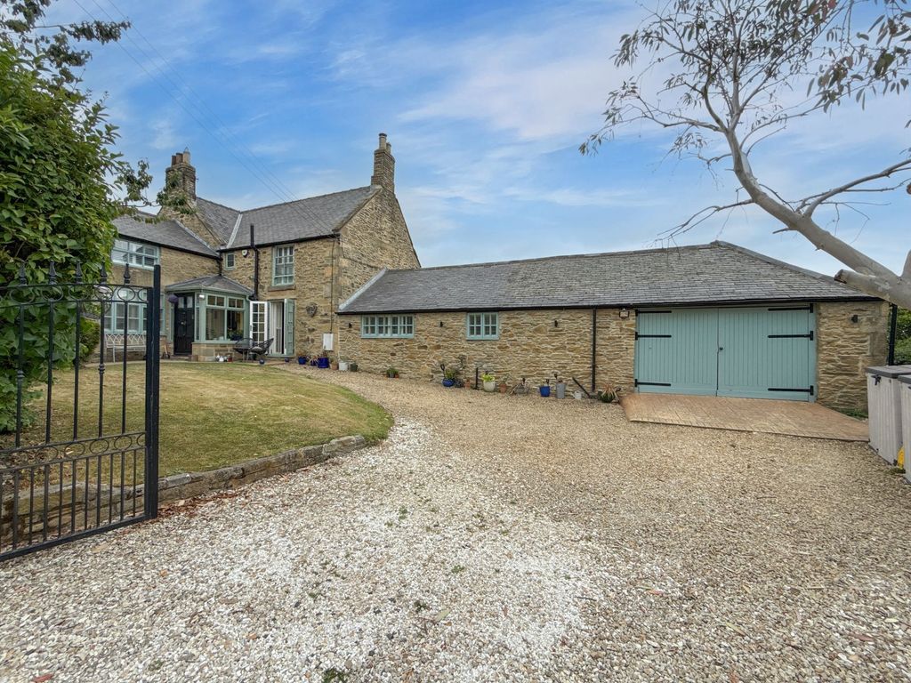 Property photo 1 of 15 External