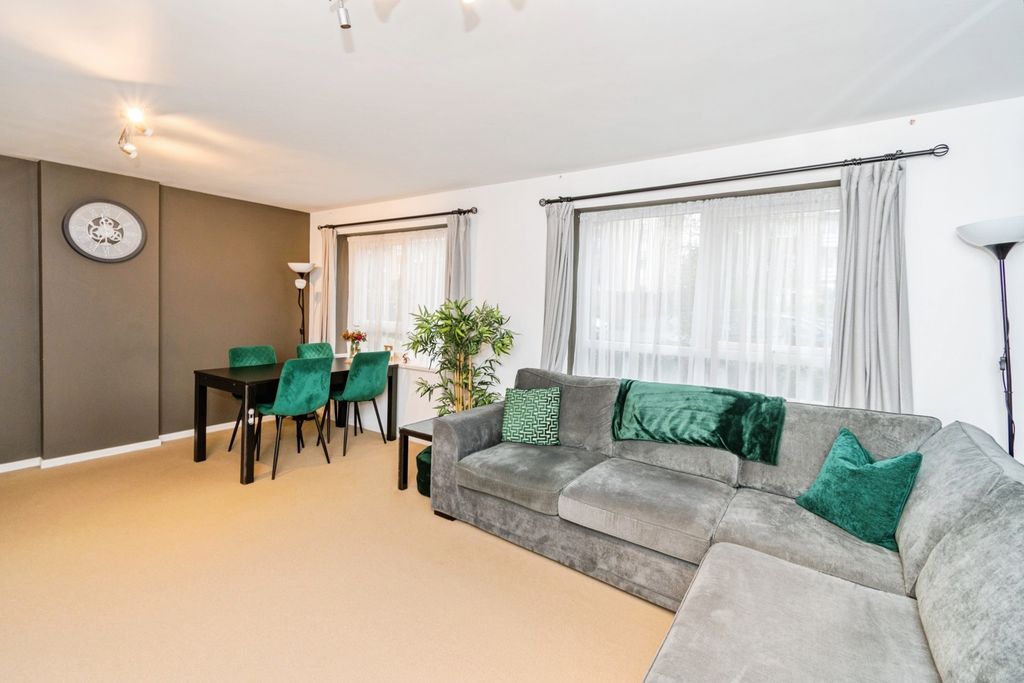 Property photo 3 of 16 Photo