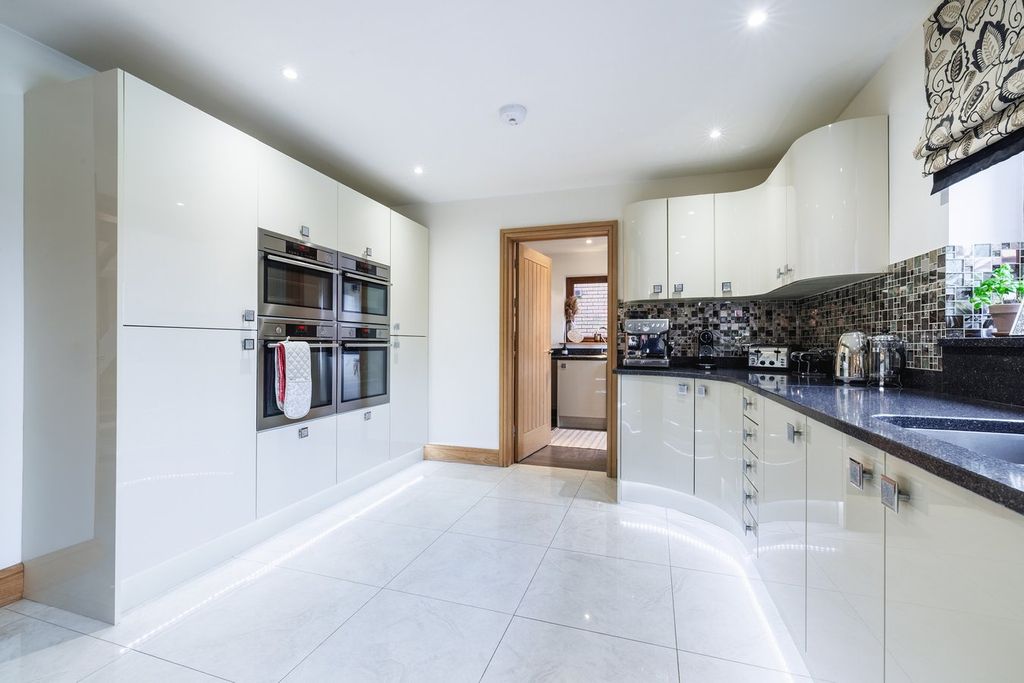 Additional image 11 of 6 bed detached house for saleAber Llwchwr, Llangennech SA14