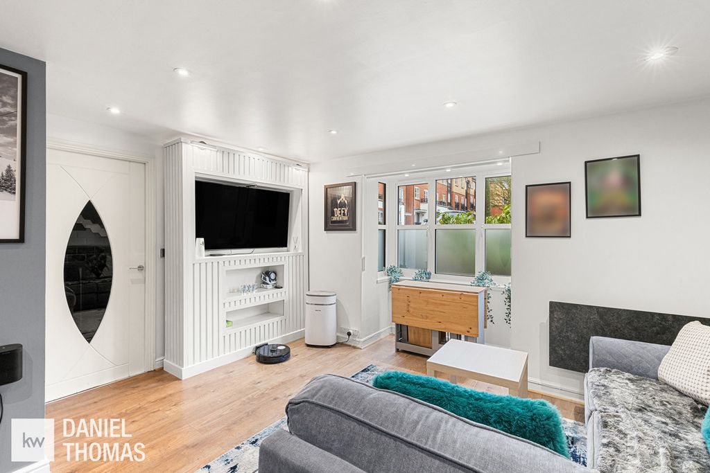 Property photo 2 of 19