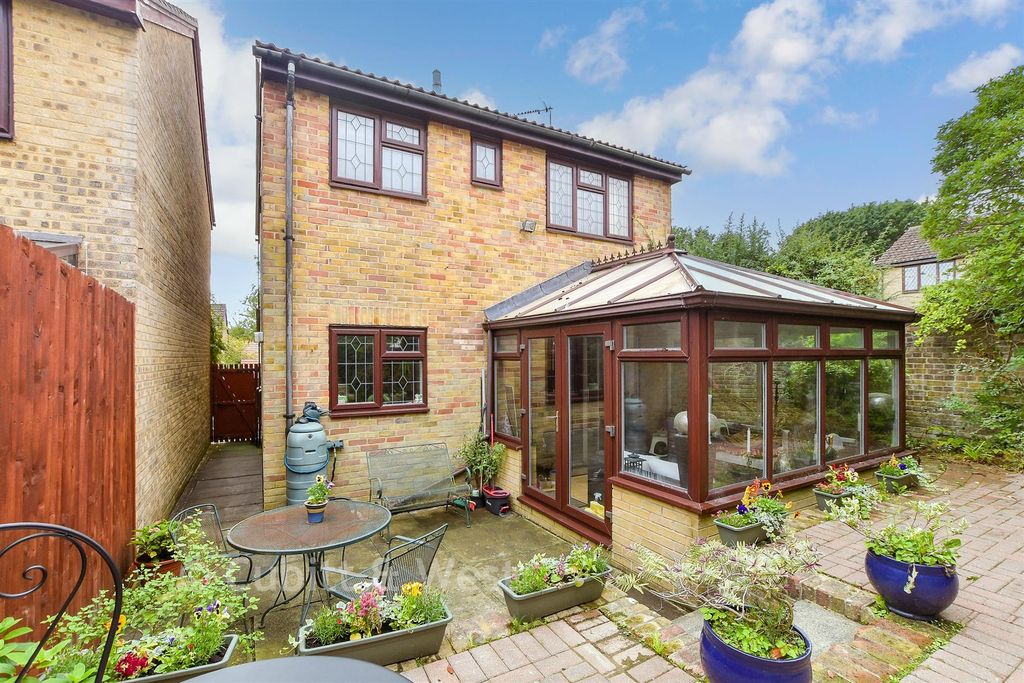 Property photo 2 of 14 Rear Garden