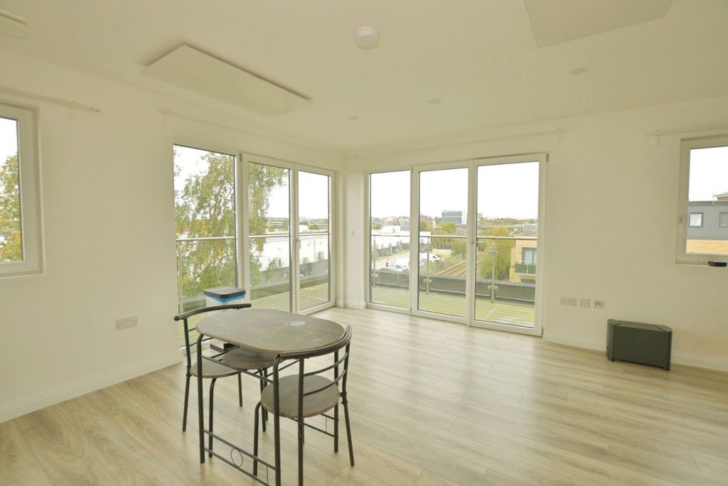 Property photo 3 of 14 Photo