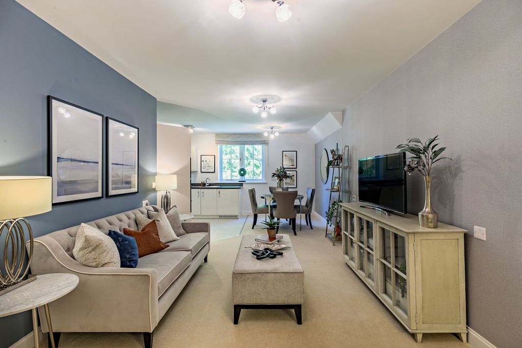 Property photo 1 of 13 Living Room