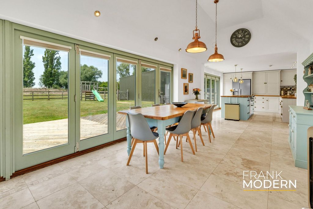 Property photo 3 of 43 Dining Area