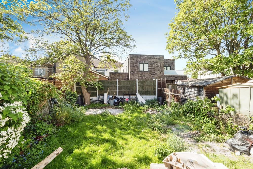 Property photo 3 of 17 Photo