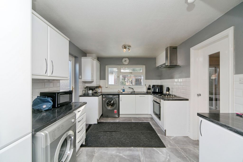 Property photo 2 of 19 Photo