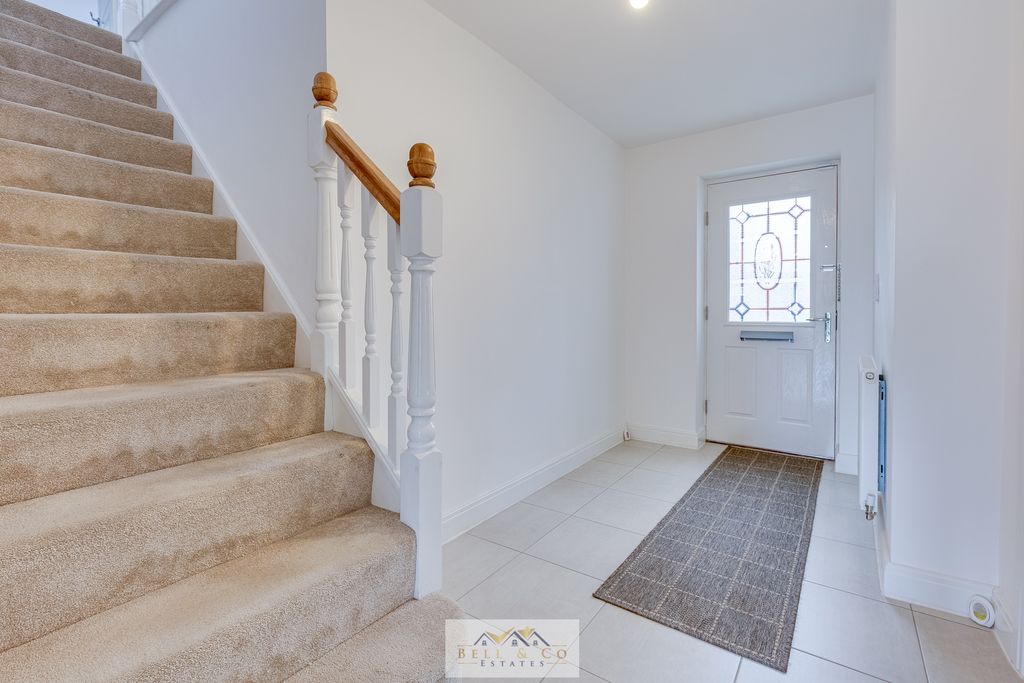 Property photo 2 of 36
