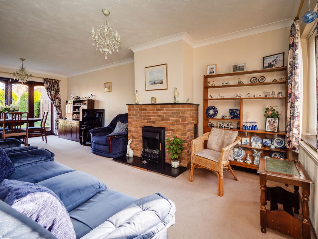 Property photo 3 of 12 62Thelane-37