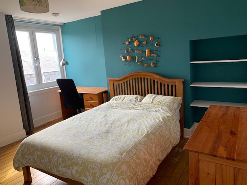 Property photo 3 of 7 27 St 2A