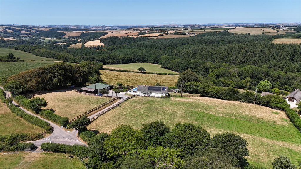 Property photo 1 of 32 Dji_20260720130415_0368_D.Jpg