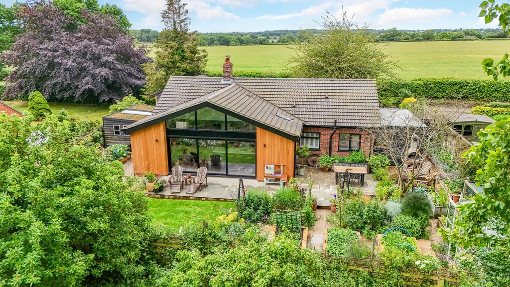 Property photo 1 of 44 5195793