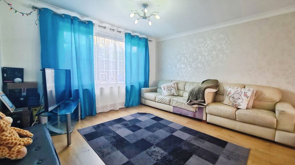 Property photo 2 of 12 Pbox-Img.Jpg