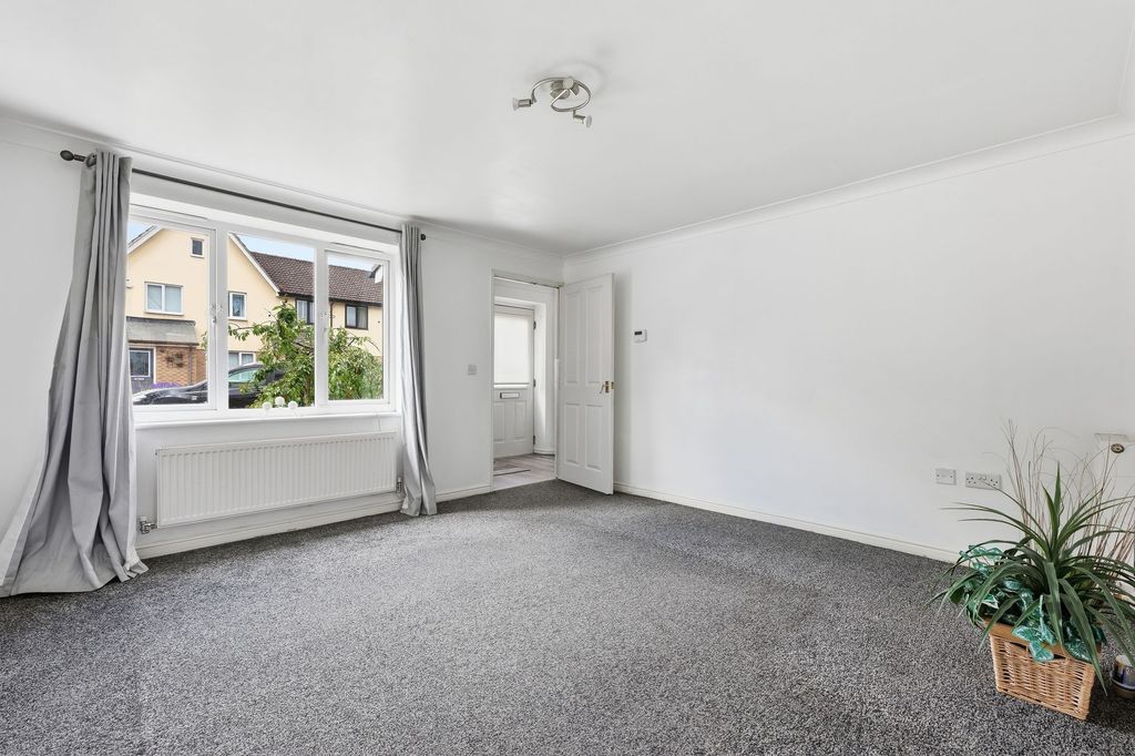 Property photo 3 of 25