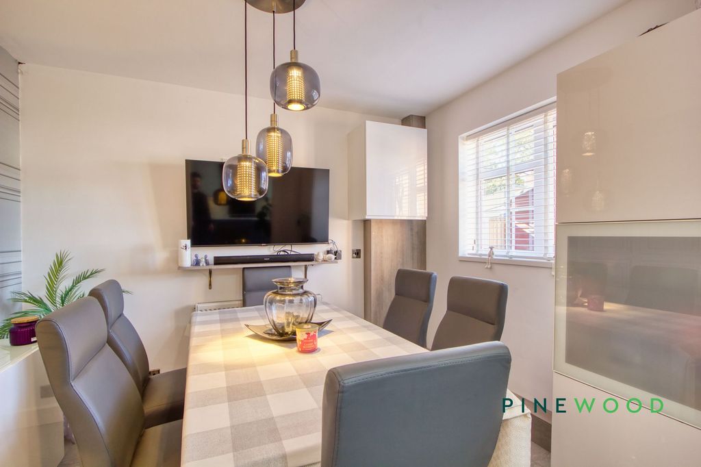 Property photo 2 of 23 Dining Room