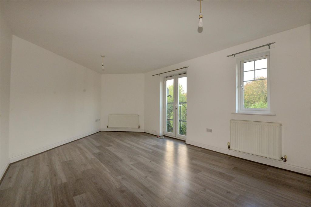 Property photo 2 of 10 Living Room 1.Jpg