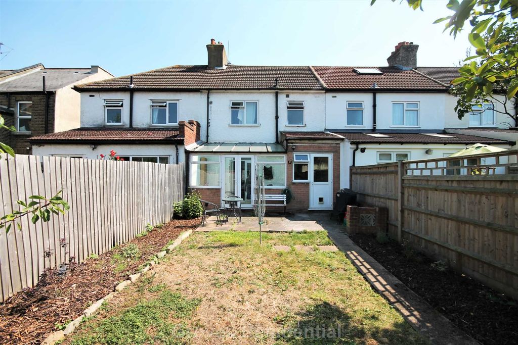 Property photo 2 of 8