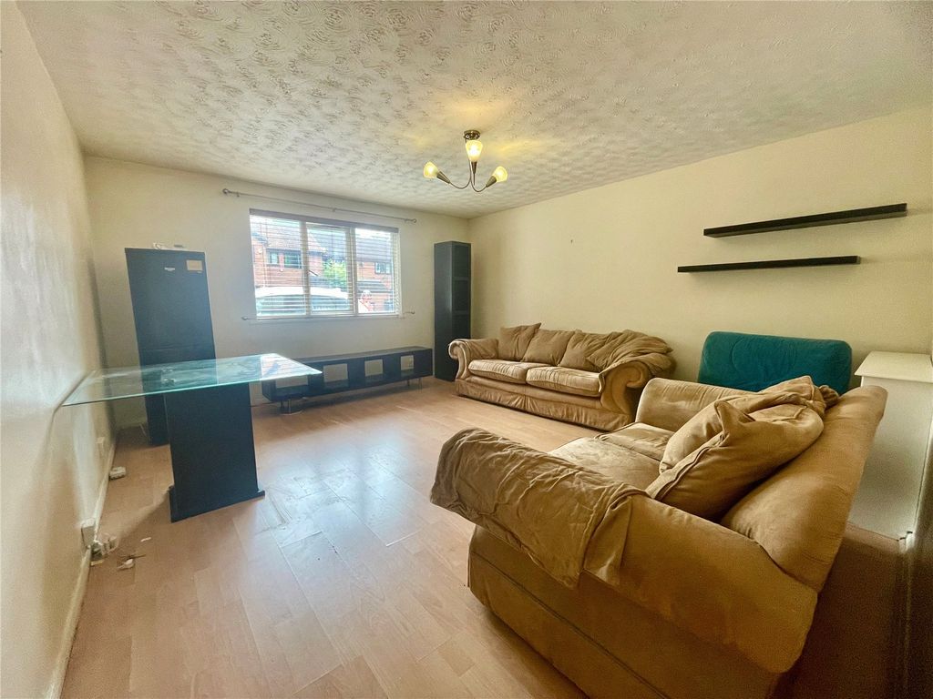 Property photo 2 of 10 Lounge