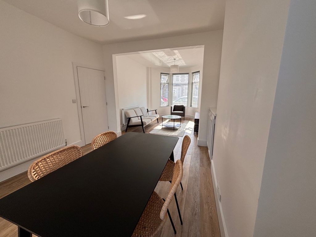 Property photo 3 of 9 25W (9)