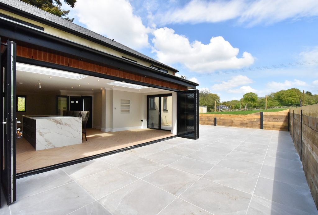 Property photo 3 of 27 5153423