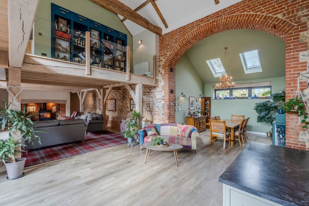 Property photo 3 of 41