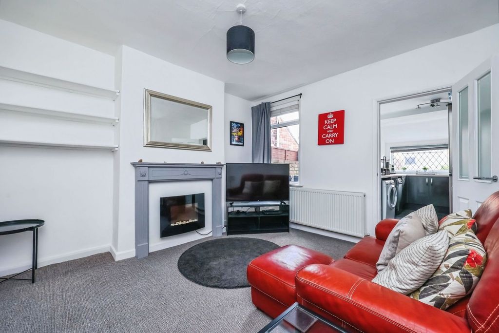 Property photo 3 of 14