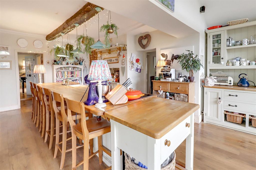 Property photo 2 of 35 Living Kitchen